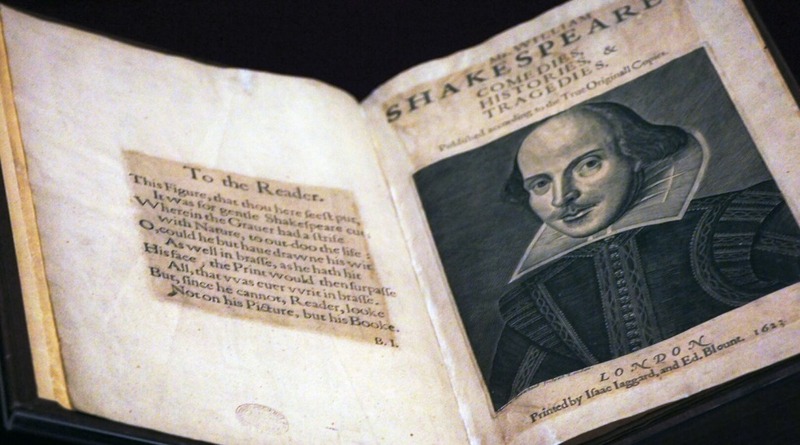 First_Folio_of_William_Shakespeare's_plays_at_the_Victoria_&_Albert_Museum